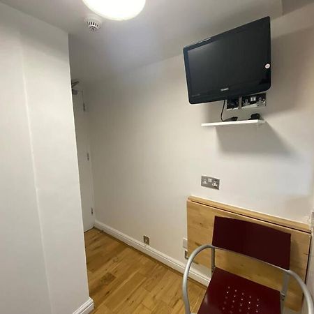 F14- Single Studio Shared Shower/Toilet Near Paddington Londra Exterior foto