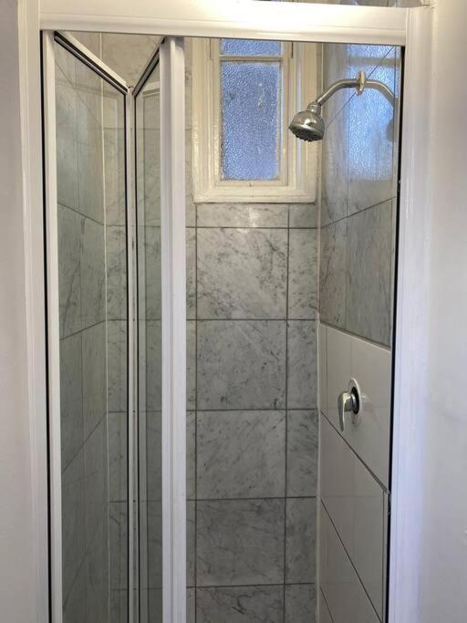 F14- Single Studio Shared Shower/Toilet Near Paddington Londra Exterior foto
